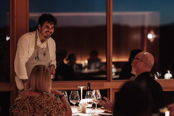 drinkware, restaurant, facial hair, barware, stemware, beard