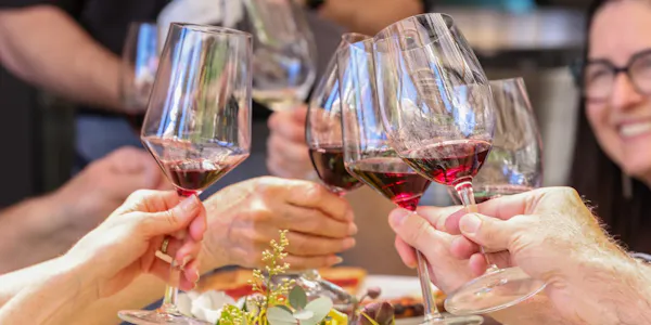 stemware, tableware, drinkware, wine glass, alcoholic drink, barware