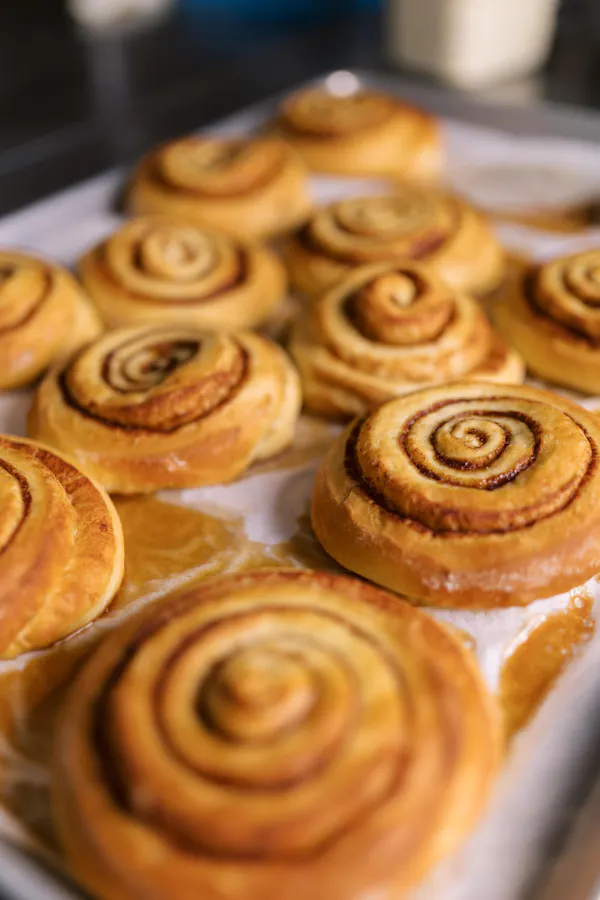 food, spiral, cinnamon roll, ingredient, cooking, baking