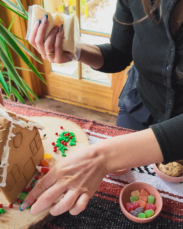 gingerbread house, food, baking, recipe, finger food