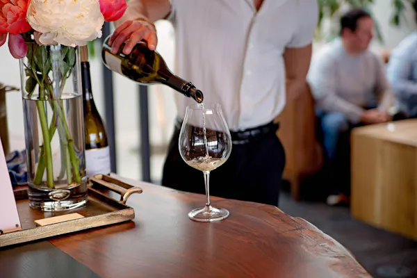 drinkware, tableware, stemware, alcoholic drink, wine glass, barware