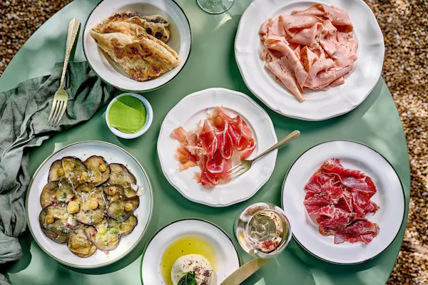food, tableware, ingredient, dishware, prosciutto, serveware