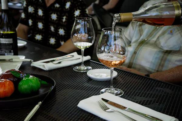 stemware, drinkware, tableware, wine glass, alcoholic drink, barware