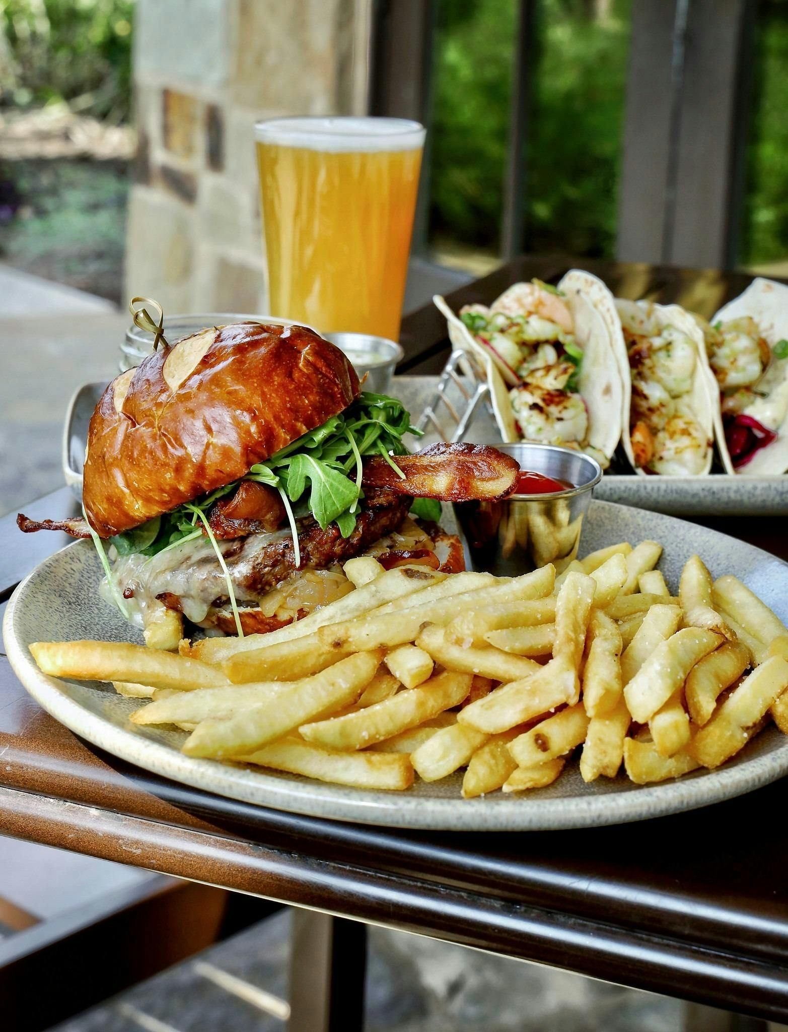 Maverick's Roadhouse Bar