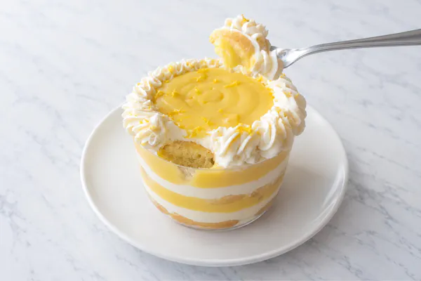 food, tableware, ingredient, dessert, cream, buttercream