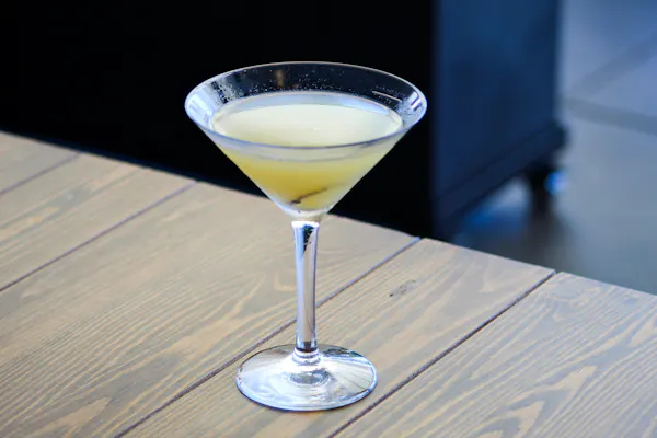 tableware, alcoholic drink, martini glass, stemware, classic cocktail, cocktail