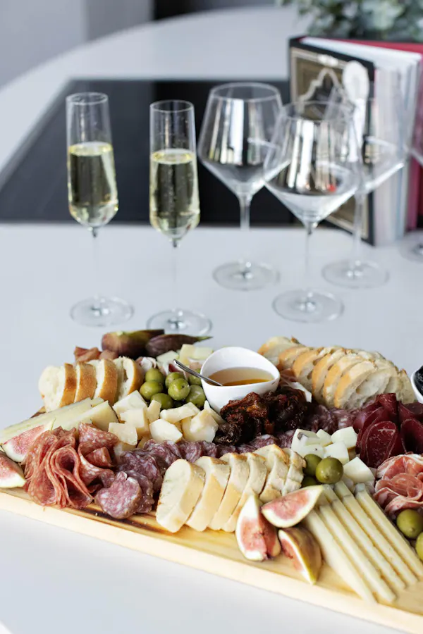 food, tableware, ingredient, alcoholic drink, serveware, bottle