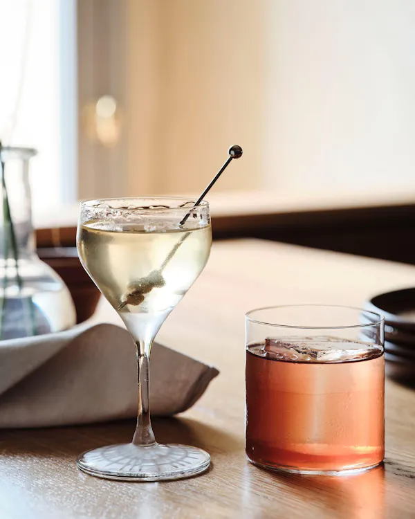 tableware, alcoholic drink, liquor, cocktail, stemware, classic cocktail