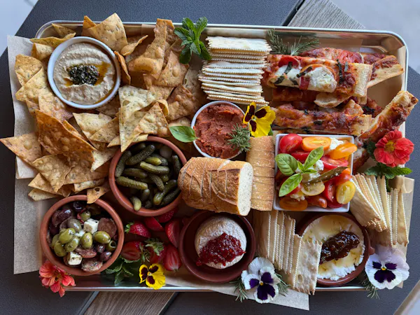 food, ingredient, finger food, tableware, produce, fruit