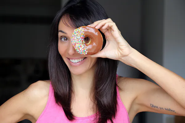 lips, doughnut, bagel, eyelash, dessert, food