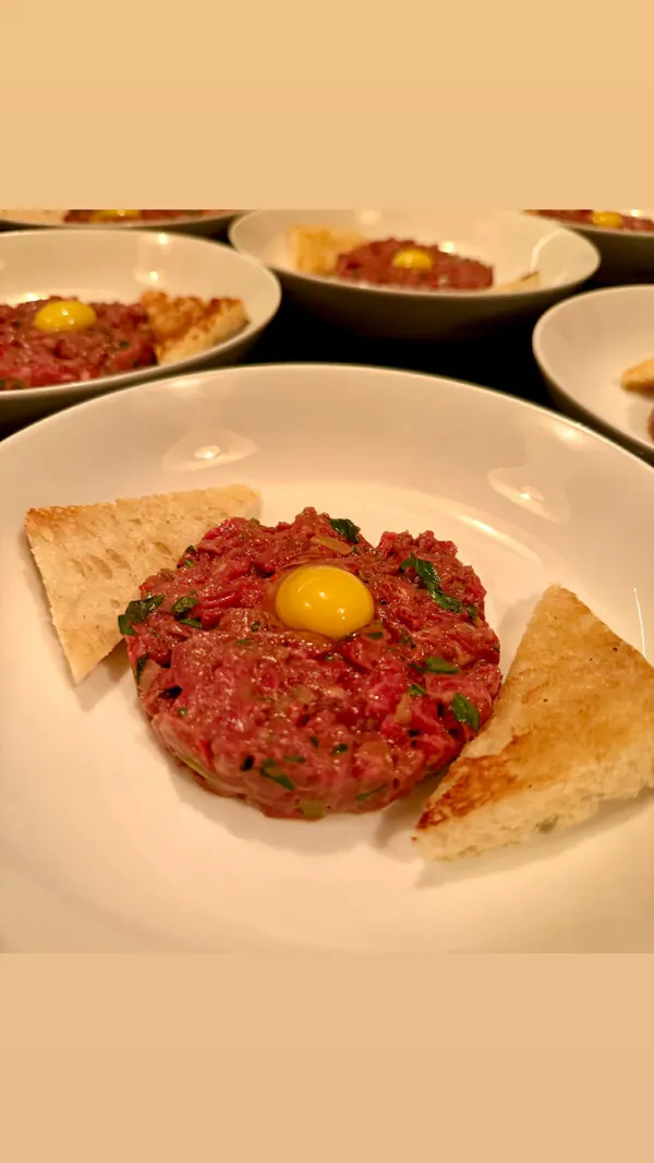food, ingredient, tableware, steak tartare, yukhoe, meat