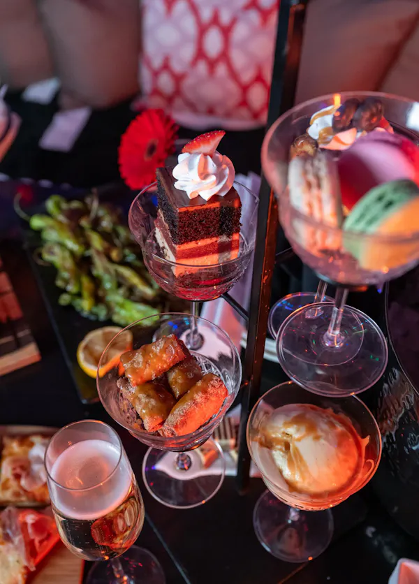 tableware, food, ingredient, drinkware, finger food, stemware