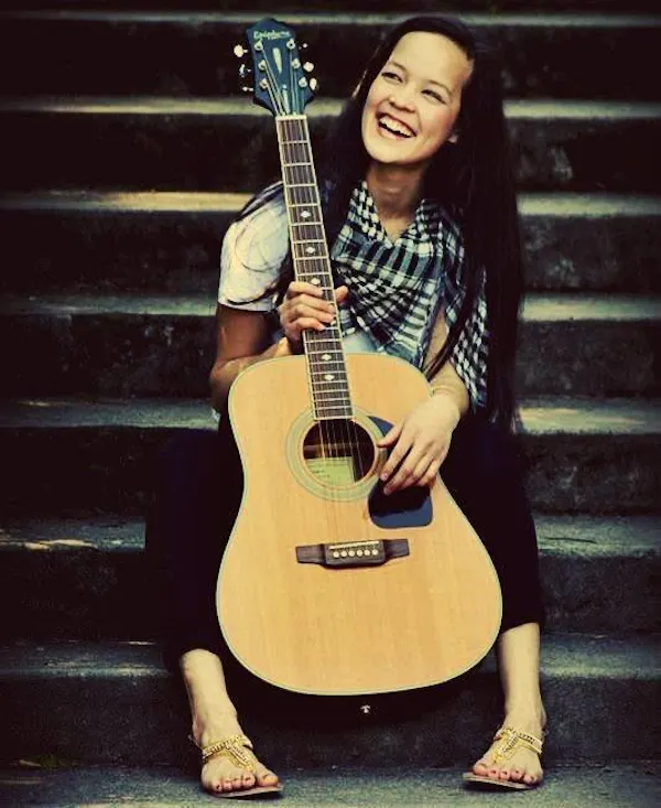 musical instrument, plucked string instrument, string instrument, chordophone, guitarist, guitar