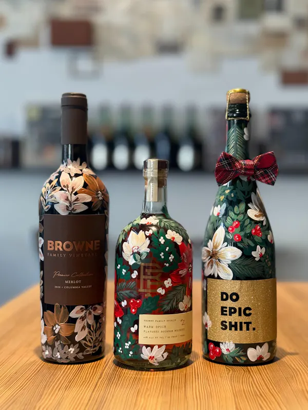 bottle, glass bottle, alcoholic drink, alcohol, liquor, wine bottle