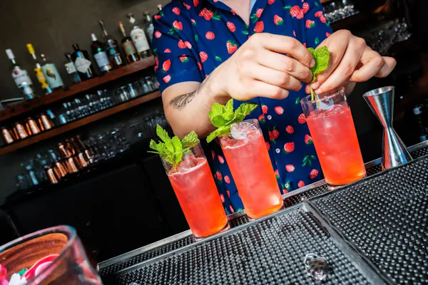 alcoholic drink, tableware, bacardi cocktail, liquor, classic cocktail, cocktail