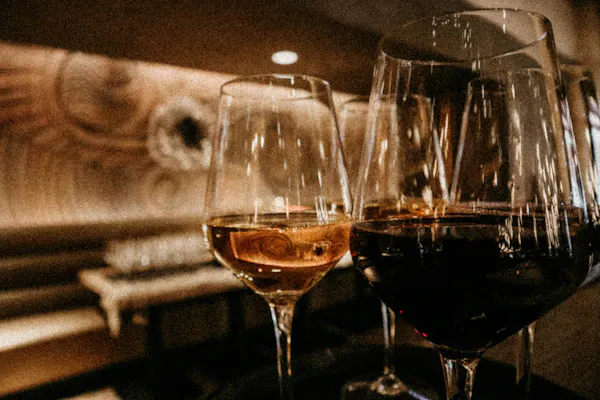stemware, tableware, drinkware, wine glass, barware, alcoholic drink