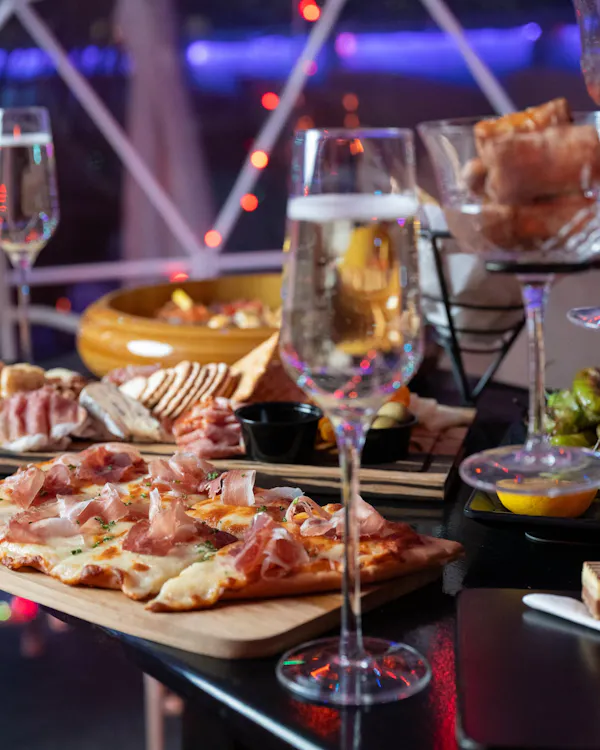 food, tableware, ingredient, drinkware, stemware, alcoholic drink
