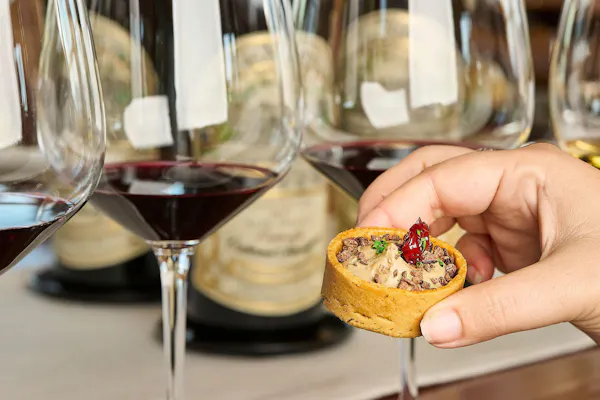 tableware, food, stemware, ingredient, wine glass, drinkware