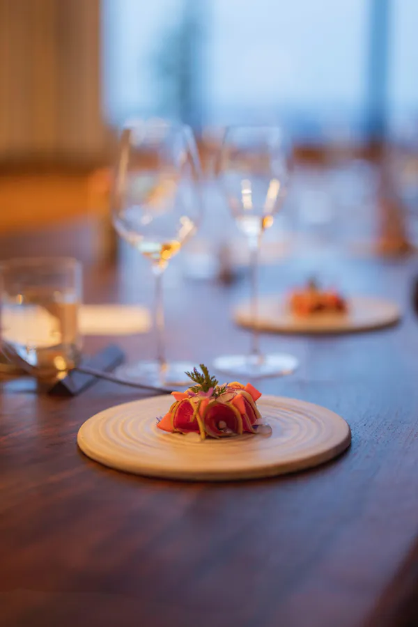 tableware, table, dishware, serveware, furniture, drinkware