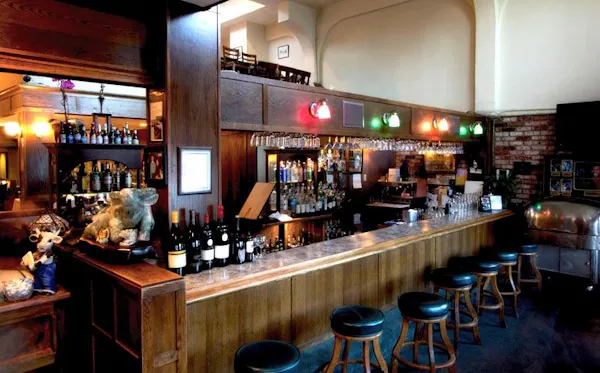 bar, bottle, countertop, pub, drinking establishment, barware