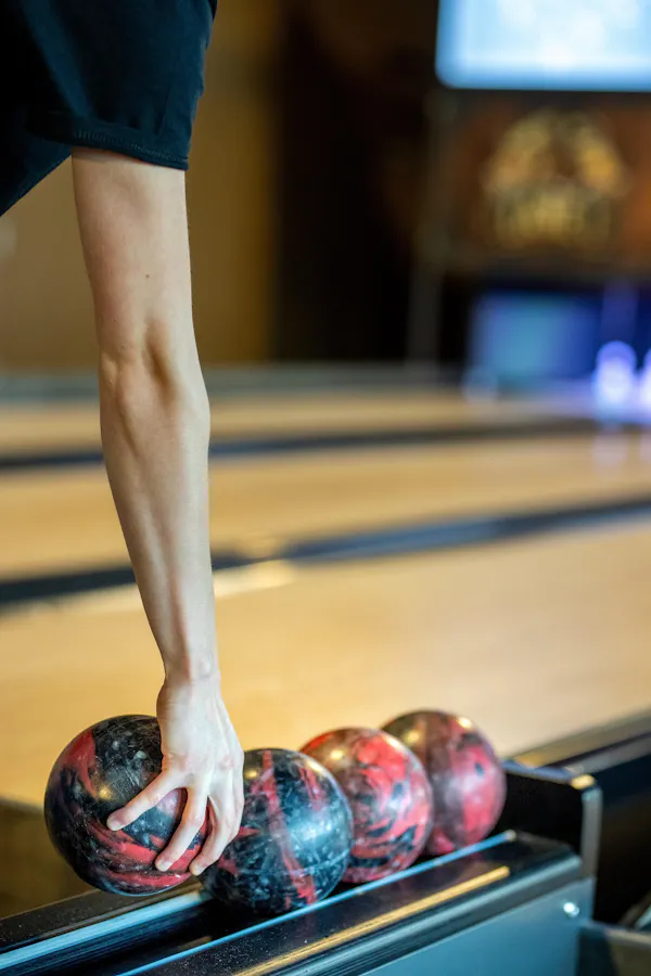 sports equipment, bowling equipment, blue, bowling ball, ball, bowling