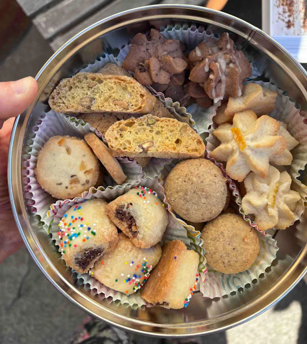 food, ingredient, finger food, dessert, baking, bredele