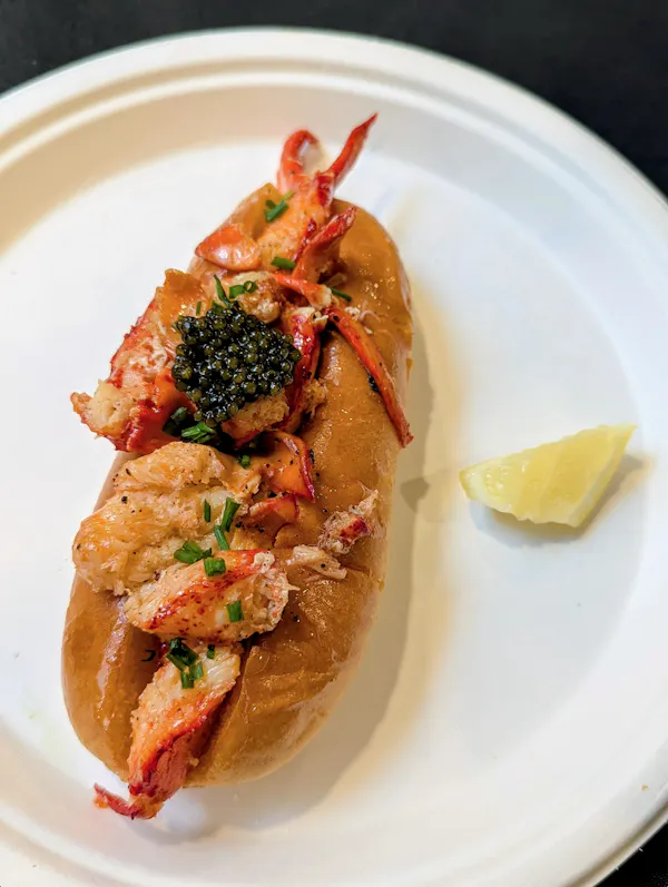 food, ingredient, hot dog bun, fast food, finger food, tableware