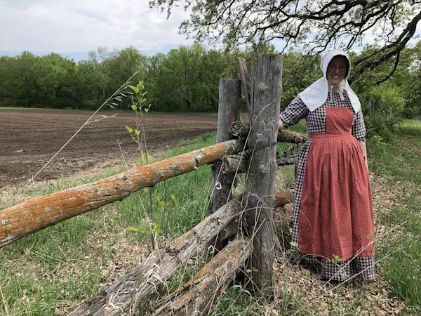 rural area, people in nature, field, fence, farm, farmworker