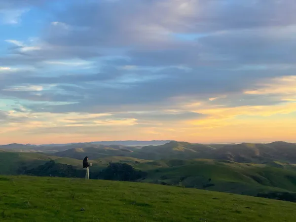 sky, mountainous landforms, horizon, hill, nature, grassland