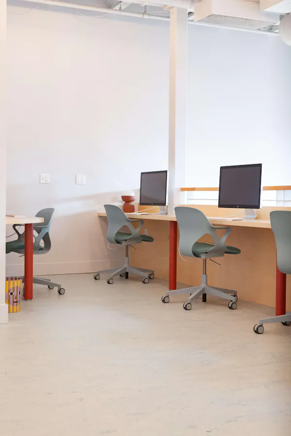 furniture, flooring, floor, office chair, lighting, ceiling