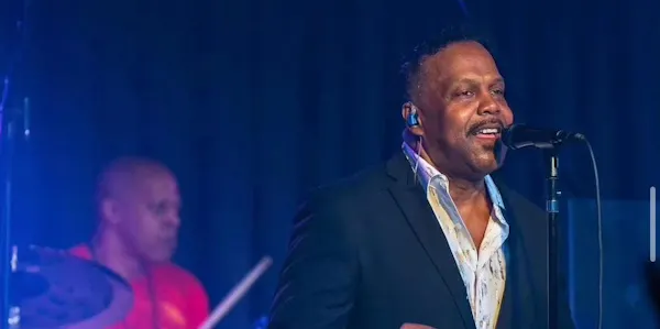 audio equipment, entertainment, performing arts, performance, electronic device, microphone