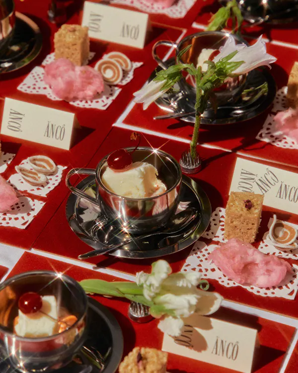 tableware, red, dishware, table, serveware, drinkware