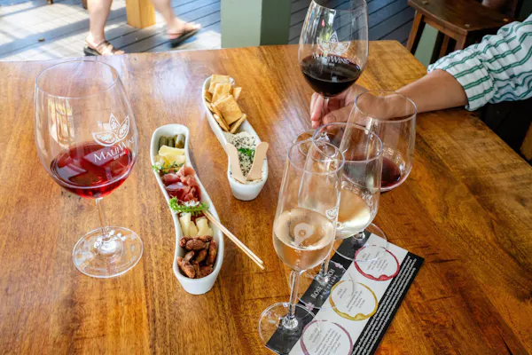 tableware, table, stemware, drinkware, furniture, wine