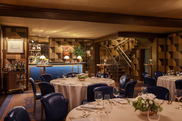 lighting, ceiling, tablecloth, restaurant, banquet, linens