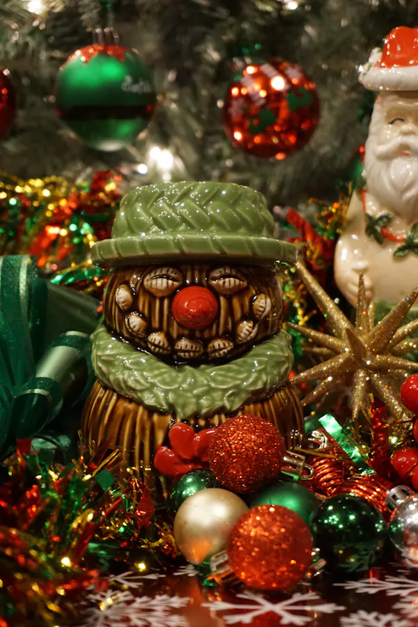 christmas ornament, christmas tree, green, light, holiday ornament, ornament