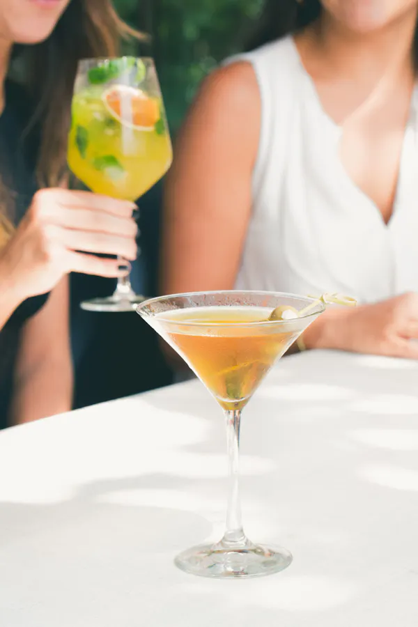 tableware, stemware, alcoholic drink, martini glass, cocktail, classic cocktail