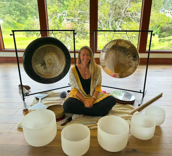 serveware, gong