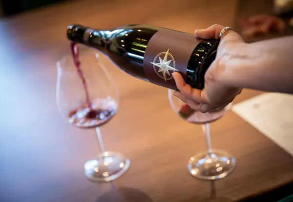 stemware, tableware, drinkware, alcoholic drink, bottle, alcohol