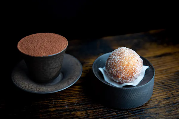 food, ingredient, dessert, powdered sugar, serveware, sphere
