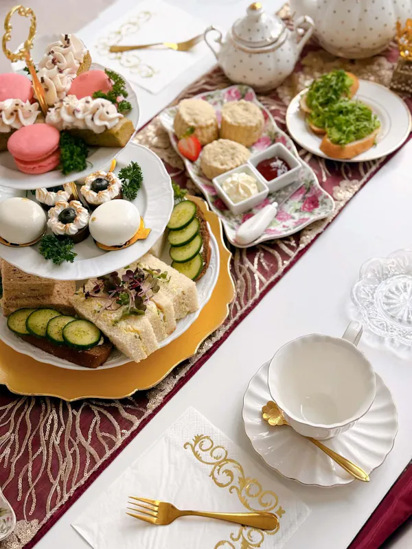 tableware, food, serveware, dishware, plate, table