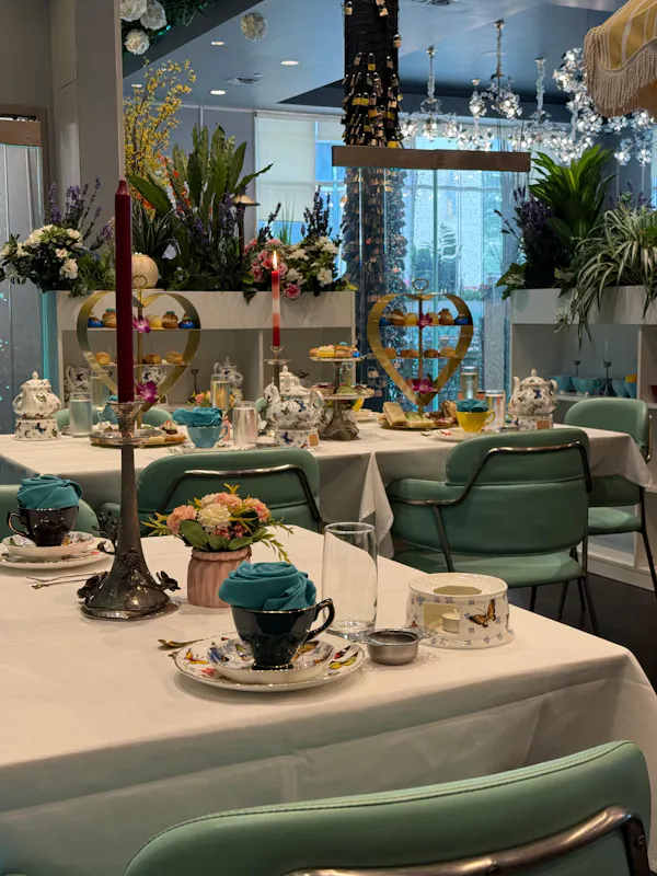 tableware, furniture, table, lighting, tablecloth, dishware