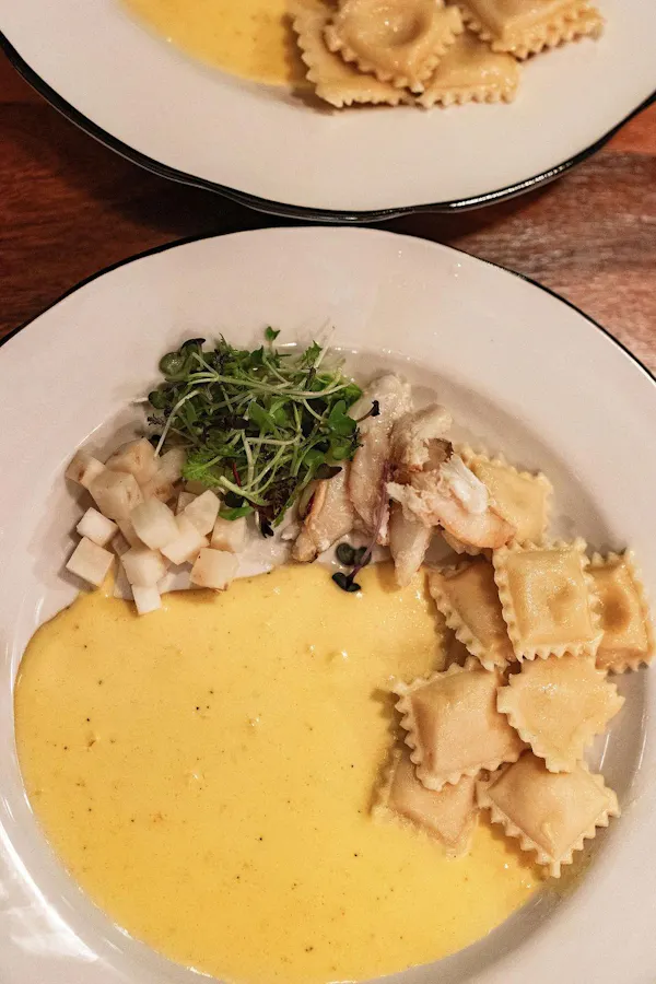 food, tableware, ingredient, dishware, plate, serveware