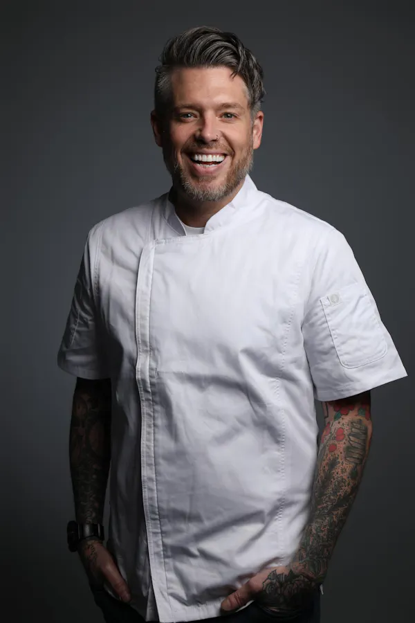sleeve, collar, chef's uniform, facial hair, chef, uniform