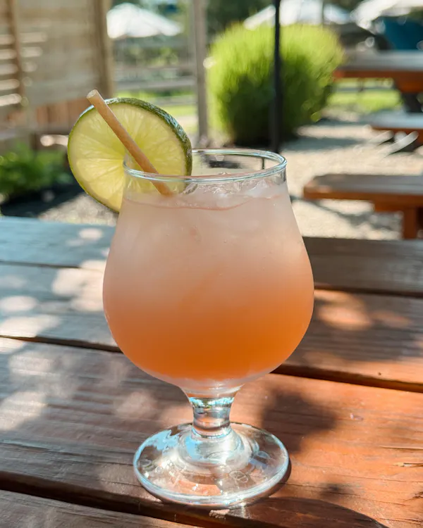 tableware, alcoholic drink, cocktail, classic cocktail, juice, food