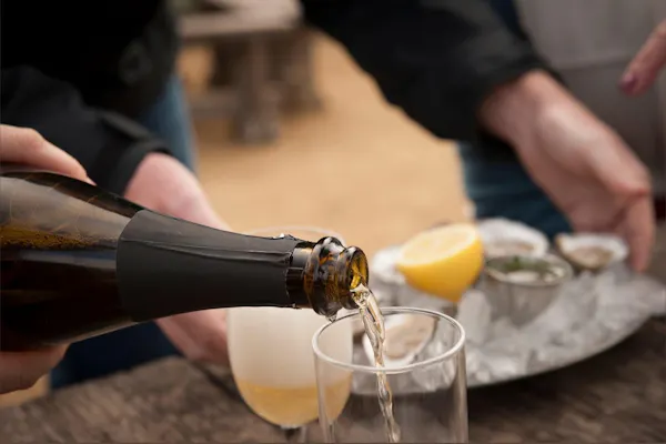 tableware, drinkware, fluid, liquid, drink, alcoholic beverage