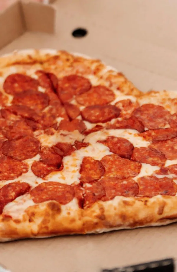 food, ingredient, pizza, meat, pepperoni, fast food