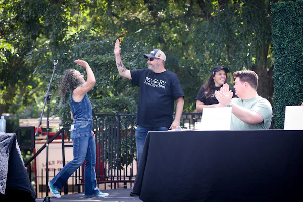 arm, t-shirt, trousers, summer, jeans, entertainment