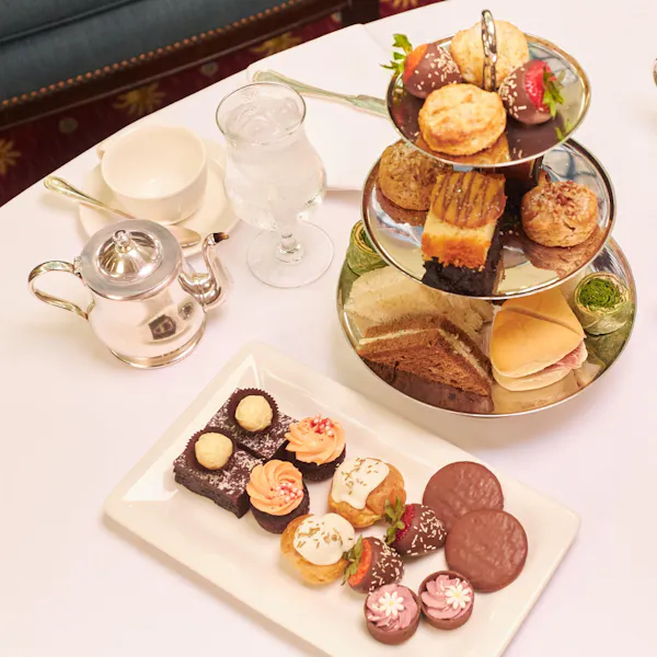 food, tableware, dishware, ingredient, plate, drinkware
