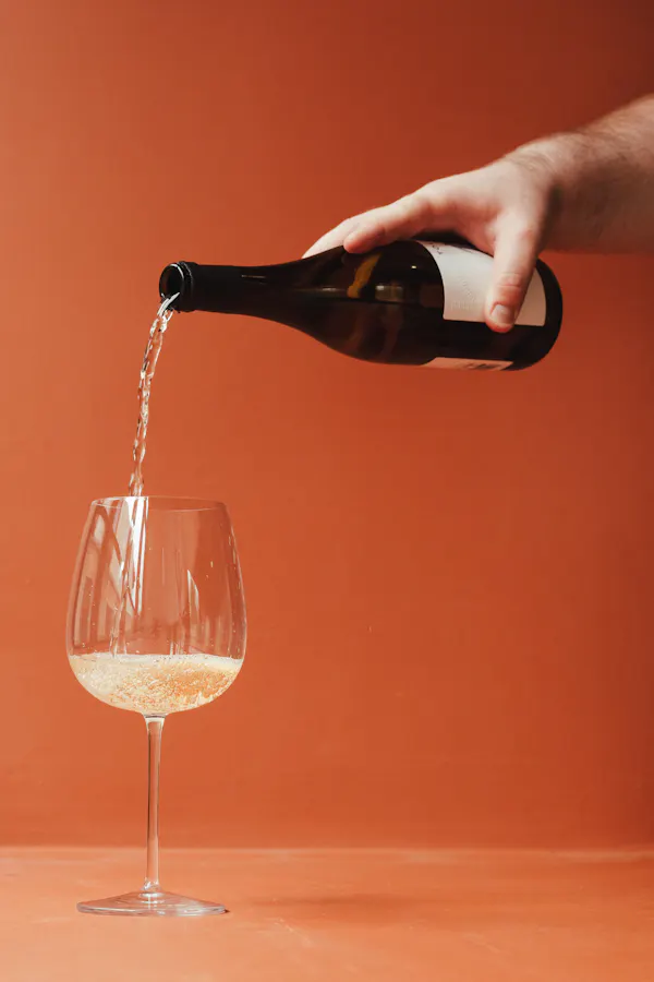 stemware, alcoholic drink, drinkware, wine glass, fluid, alcohol