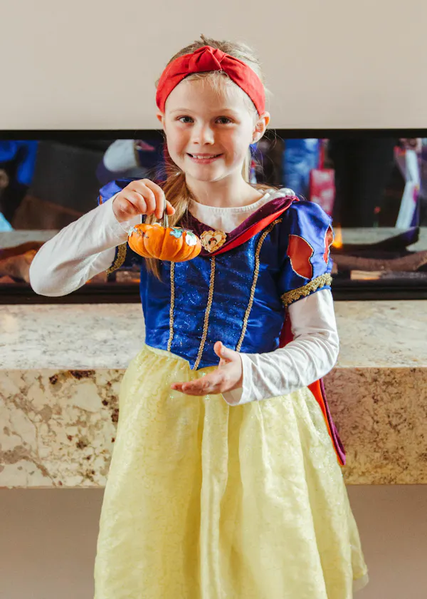 smile, dress, sleeve, headgear, happy, glove